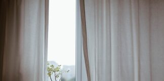 Jakie zasłony na upały?